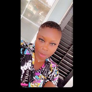 Meet your Posher, Denise